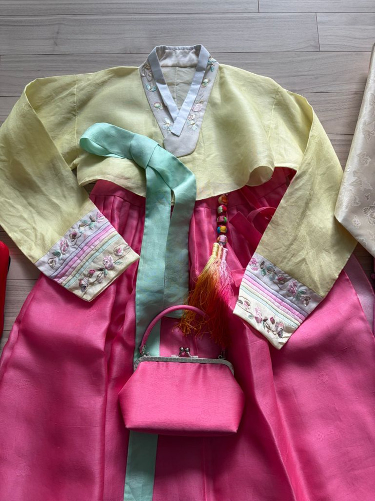 신랑신부 남여한복 이미지