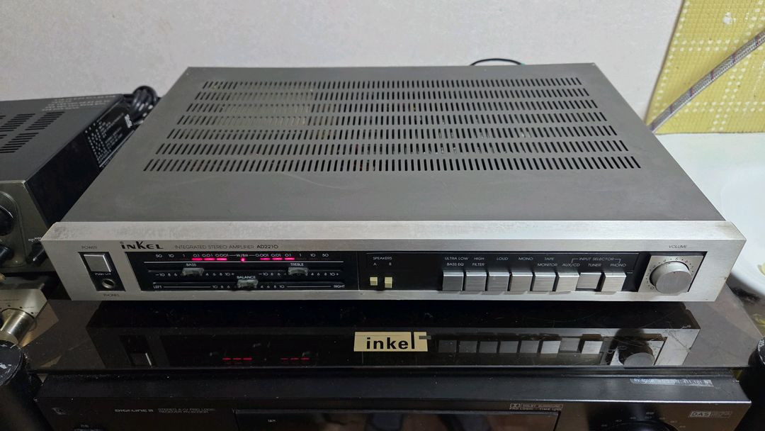 인켈 슬림형 앰프 AD2210 모델입니다 이미지