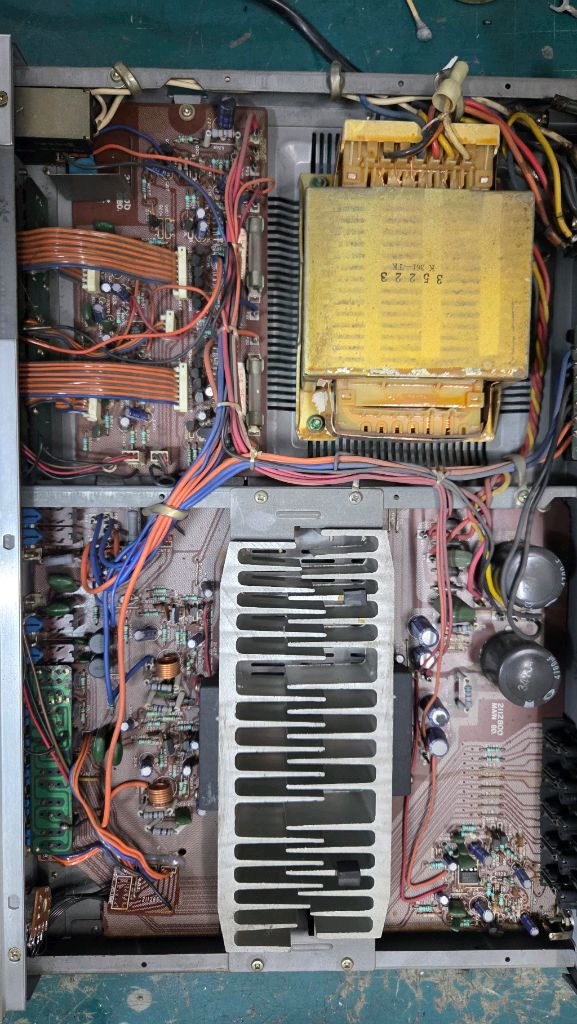 인켈 슬림형 앰프 AD2210 모델입니다 이미지