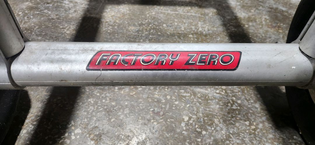 제트스키 이동용 알루미늄 캐리어. 비치 캐리어 이미지