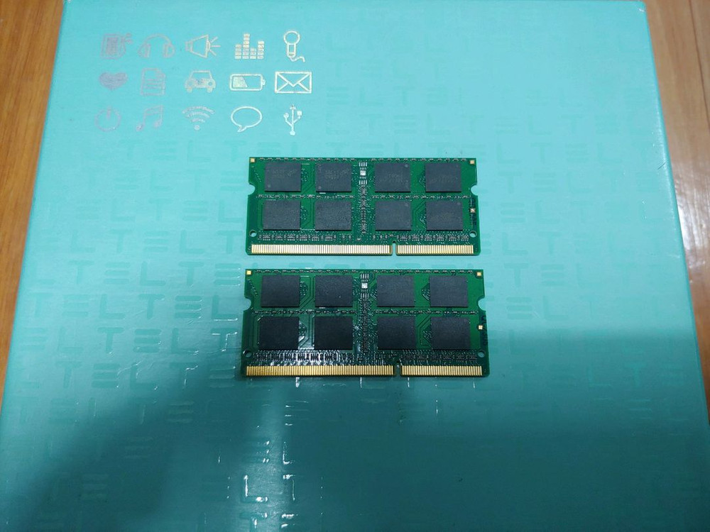 Micron DDR3 8GB 노트북용 메모리 판매합니다.PC3L-12800 메모리 2개 이미지