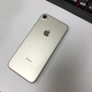 아이폰7 32GB 실버 중고폰 배터리90% 사진폰 카메라폰 레트로감성 인스타 208916 이미지