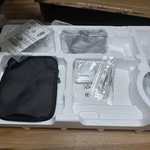 아수스 27인치 255hz 모니터 팝니다 ROG Strix XG27ACMES 이미지