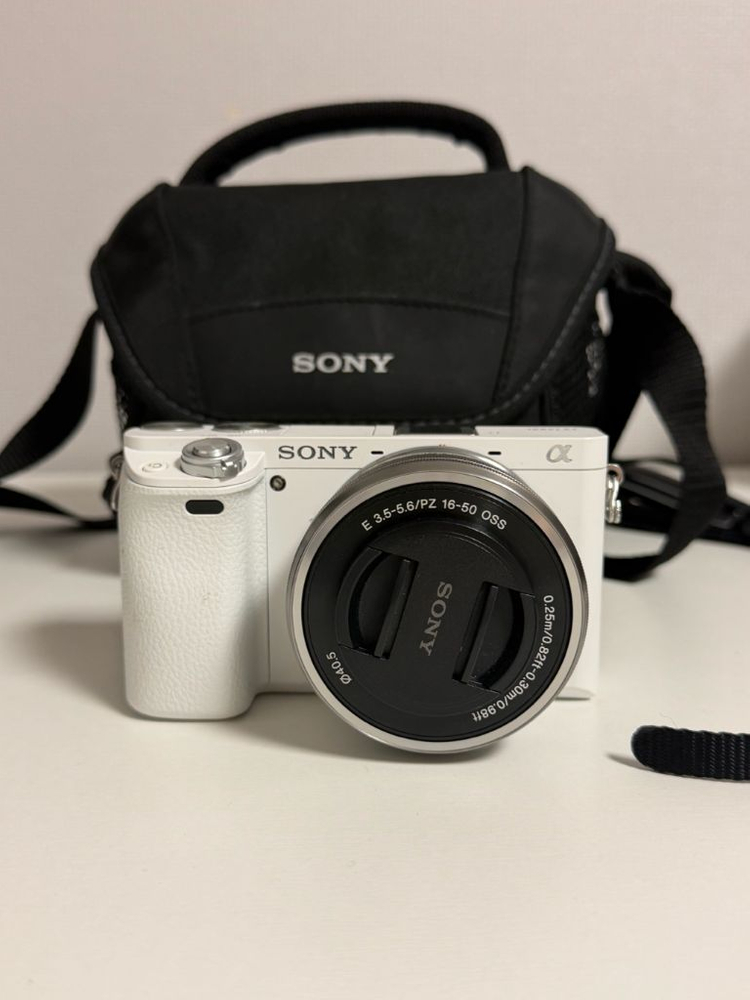 소니 A6000 미러리스 카메라 (화이트) 번들렌즈 이미지