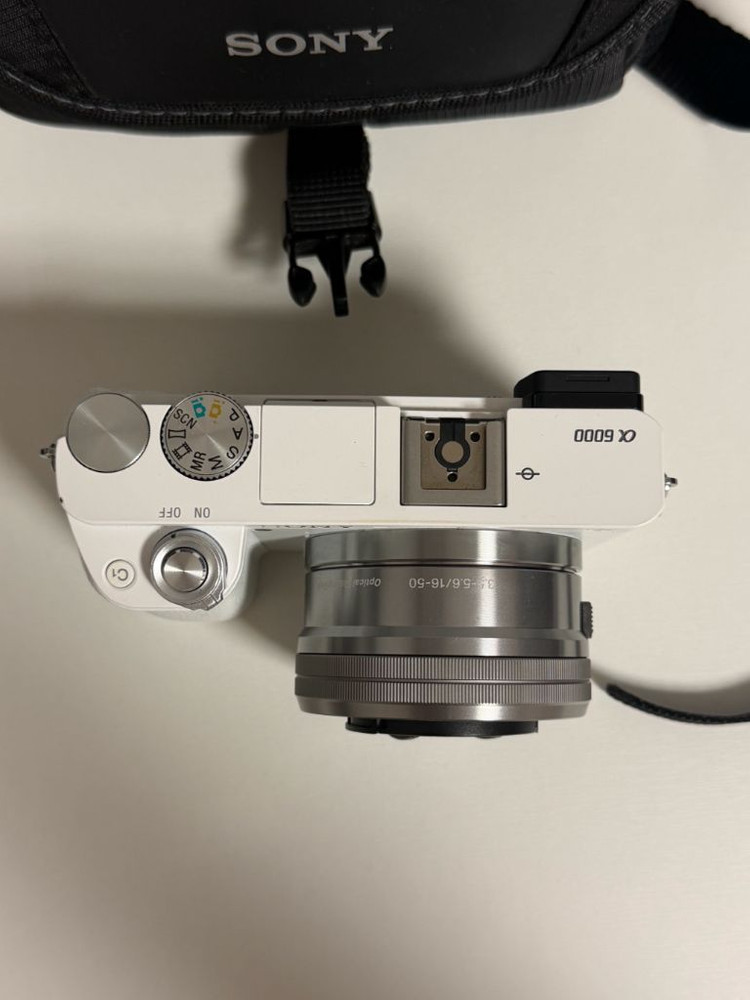 소니 A6000 미러리스 카메라 (화이트) 번들렌즈 이미지