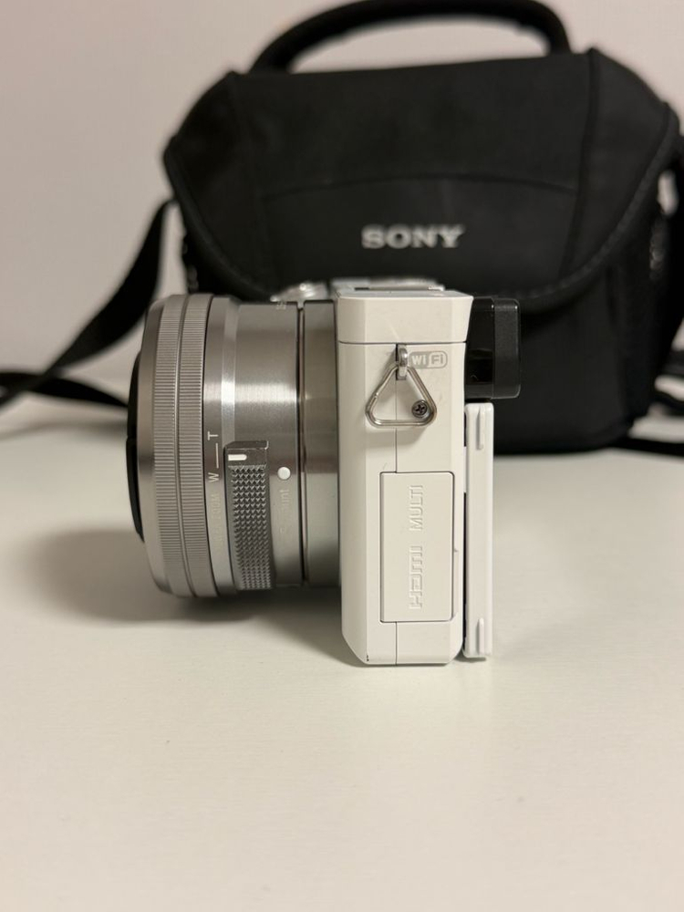 소니 A6000 미러리스 카메라 (화이트) 번들렌즈 이미지