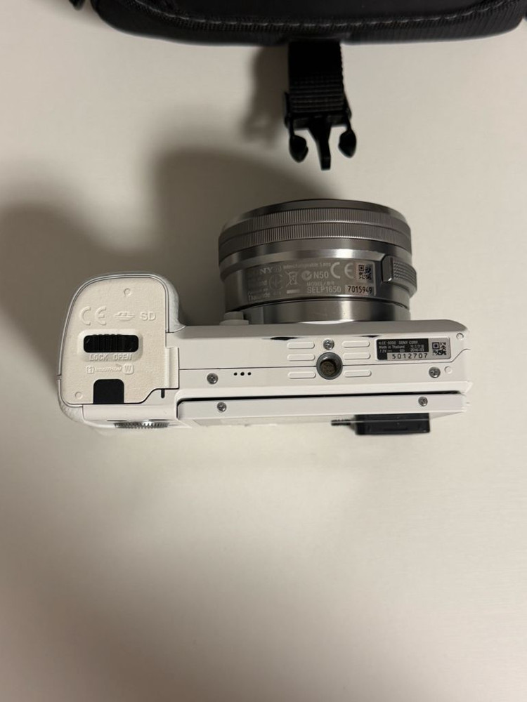 소니 A6000 미러리스 카메라 (화이트) 번들렌즈 이미지