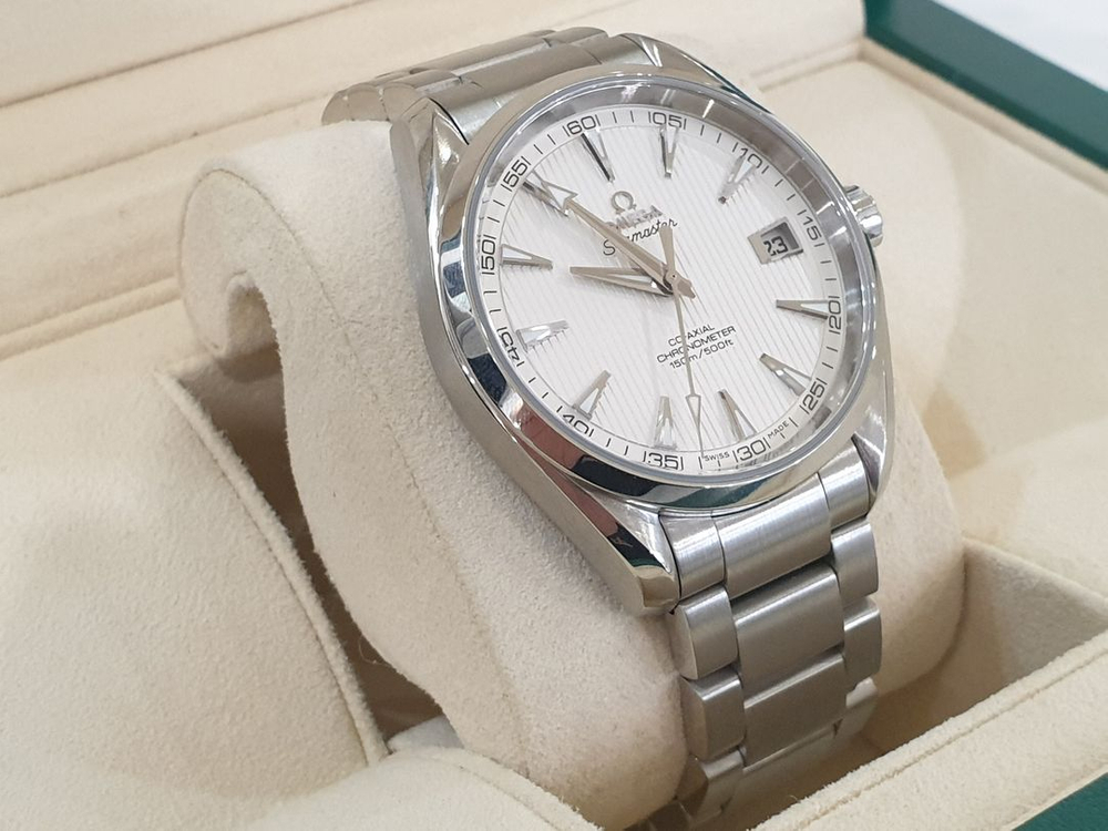 오메가 씨마스터 아쿠아테라 흰판 오토 231.10.42.21.02.001 이미지