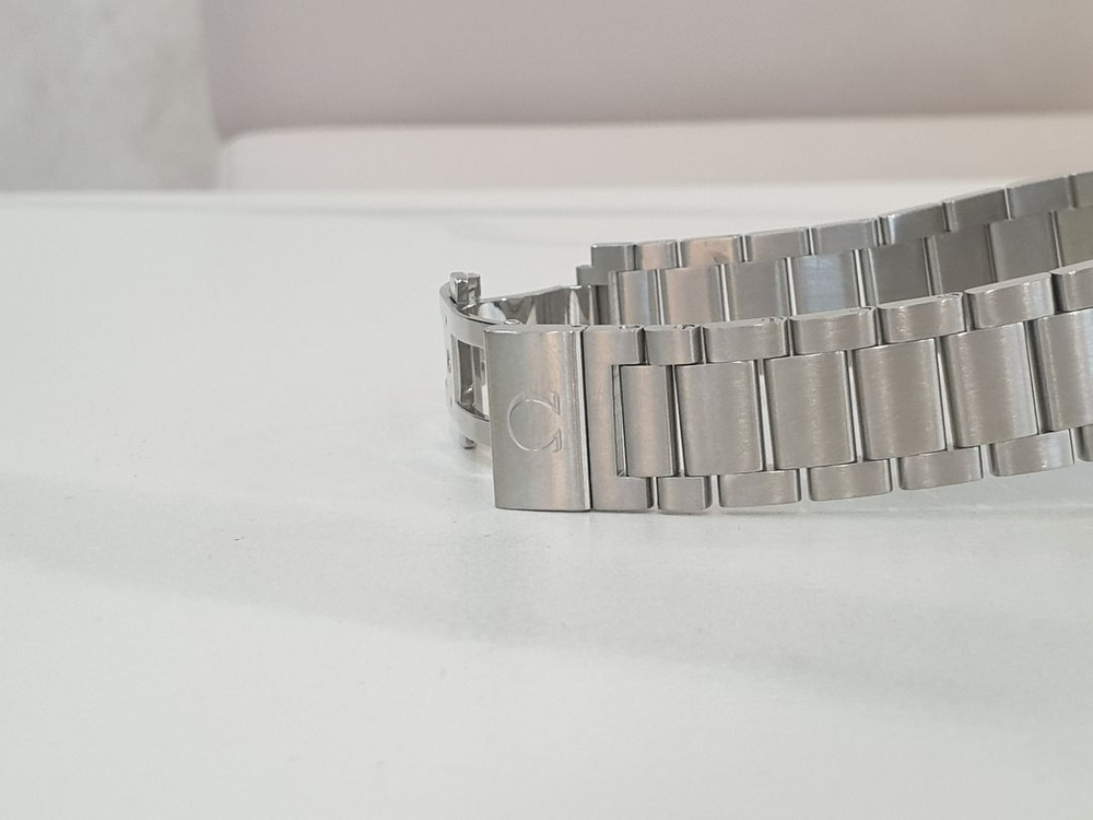 오메가 씨마스터 아쿠아테라 흰판 오토 231.10.42.21.02.001 이미지