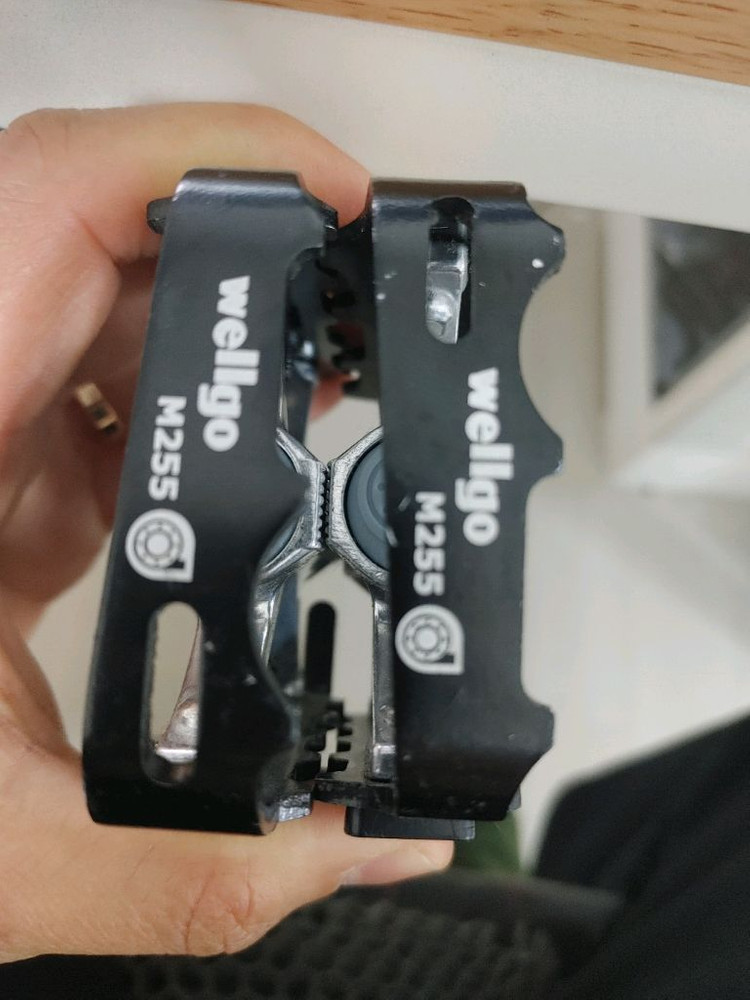 신품급 웰고 자전거 페달, m255 합금 베어링, mtb,로드자전거, 픽시 팔아요. 택포 1만 이미지
