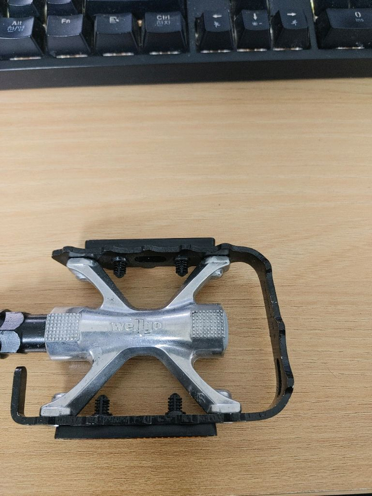 신품급 웰고 자전거 페달, m255 합금 베어링, mtb,로드자전거, 픽시 팔아요. 택포 1만 이미지