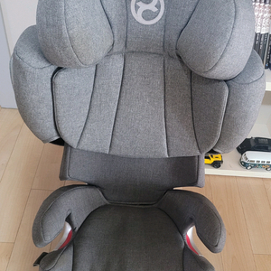 싸이벡스q2픽스플러스 카시트 이미지