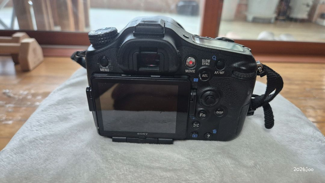 풀프레임 DSLR 카메라 + 70-300mm 렌즈 세트 이미지