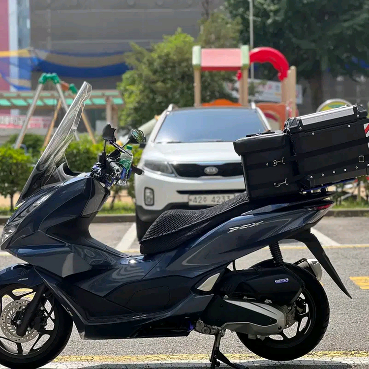 혼다PCX125 / 24년식 /5천키로 / 배달풀셋팅 이미지
