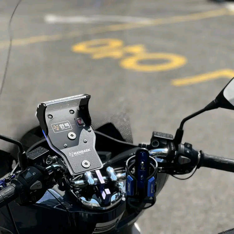 혼다PCX125 / 24년식 /5천키로 / 배달풀셋팅 이미지