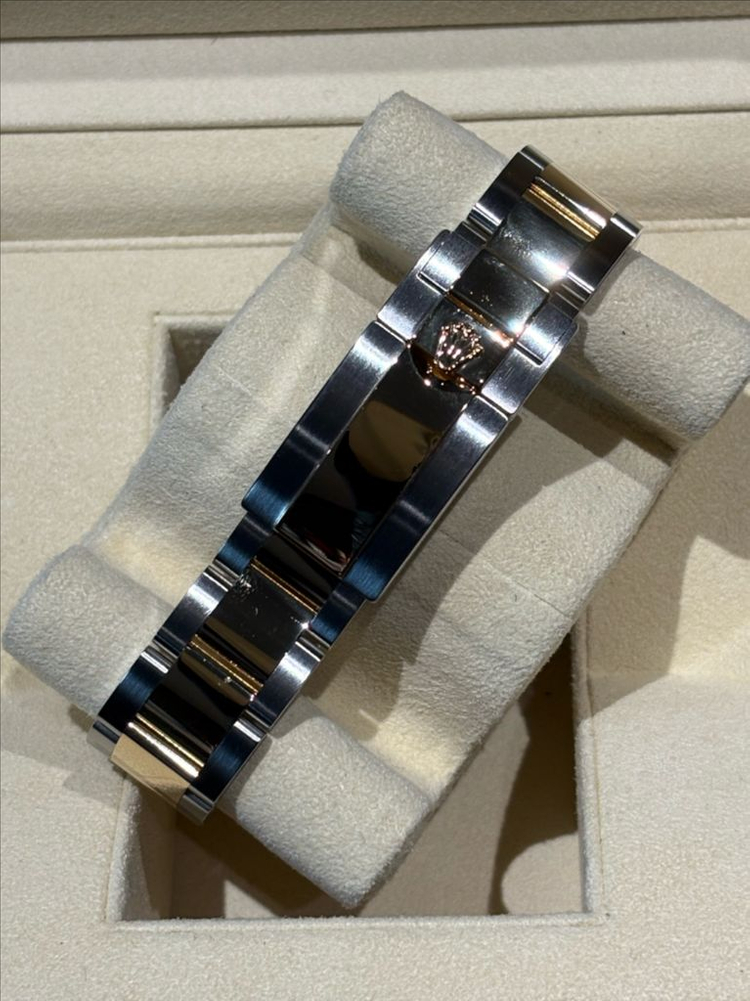 롤렉스 GMT 마스터 II 호랑이 이미지