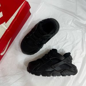 나이키 키즈 허라취 올블랙 유아 운동화 120 사이즈 새상품 이미지