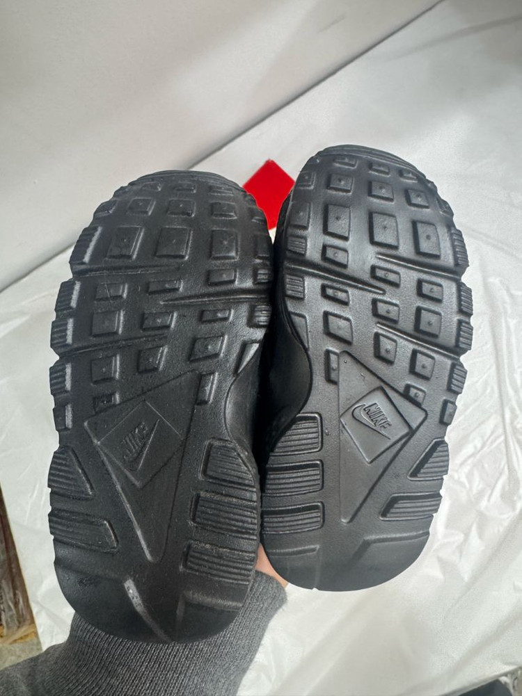 나이키 키즈 허라취 올블랙 유아 운동화 120 사이즈 새상품 이미지