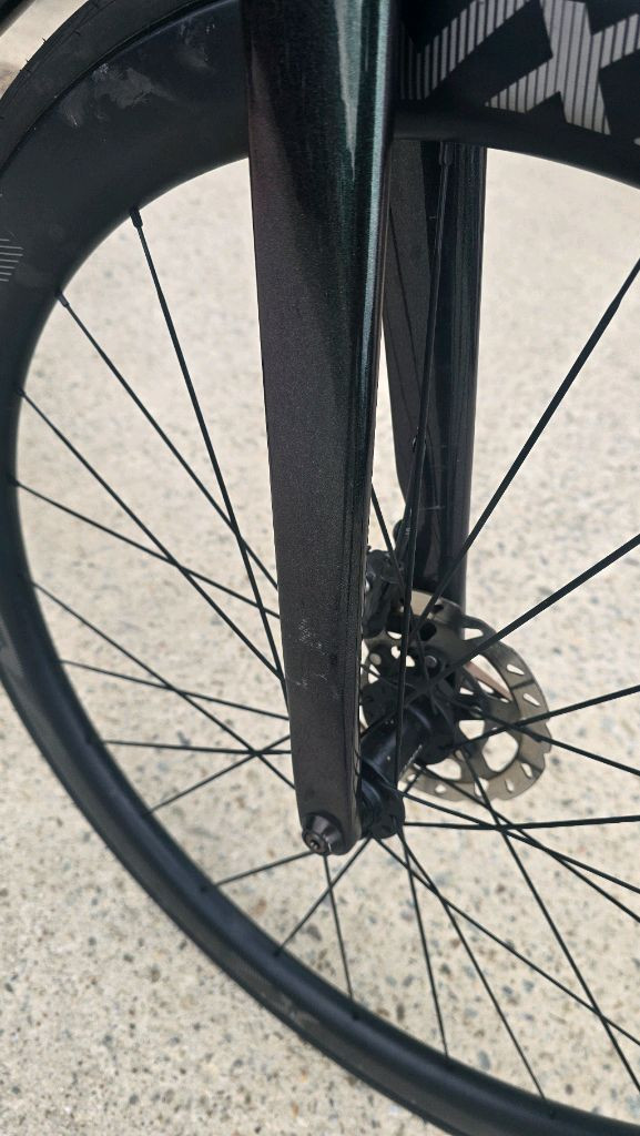 첼로 엘리엇 D8 풀카본로드 자전거 이미지