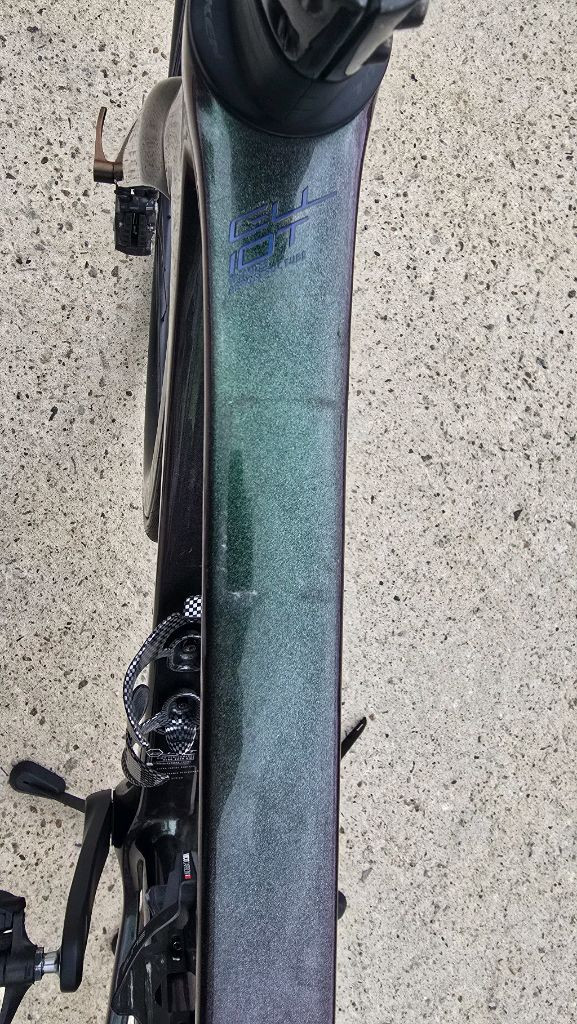 첼로 엘리엇 D8 풀카본로드 자전거 이미지