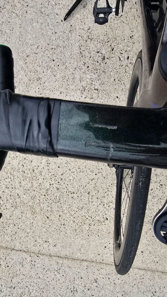 첼로 엘리엇 D8 풀카본로드 자전거 이미지