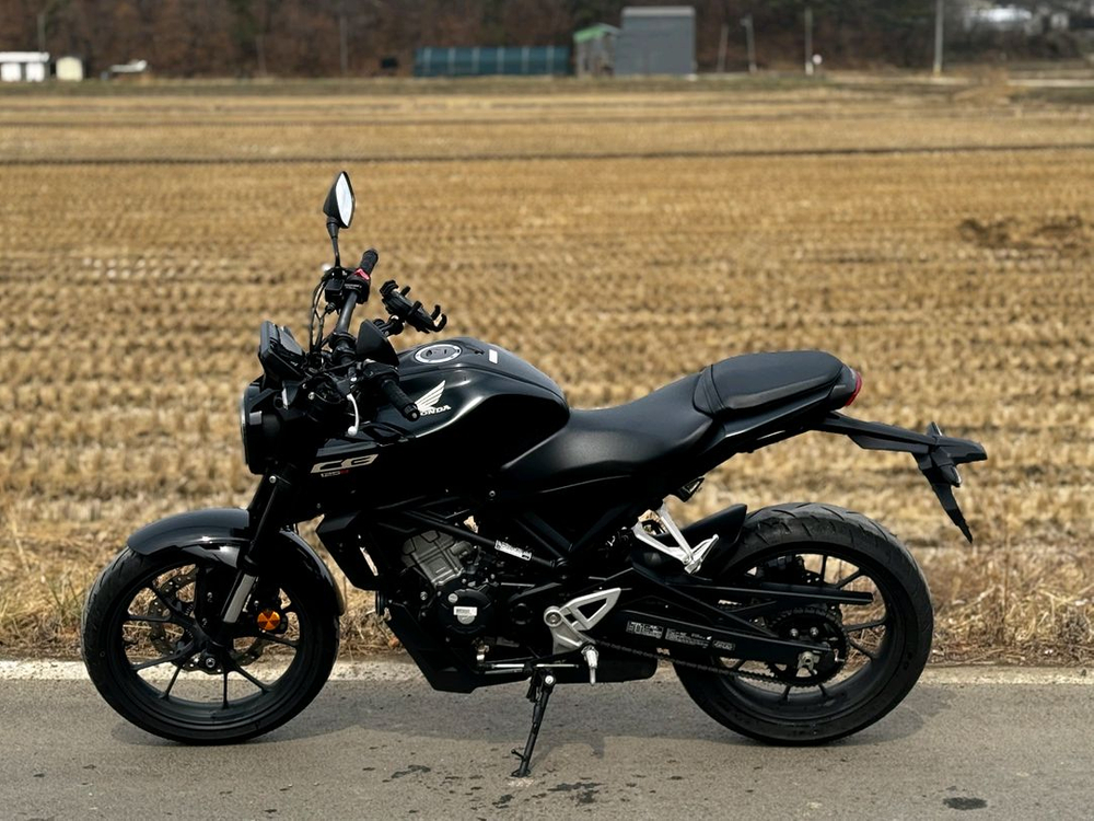 혼다CB125R/24년식/7천키로/330만원/신차급차량 이미지