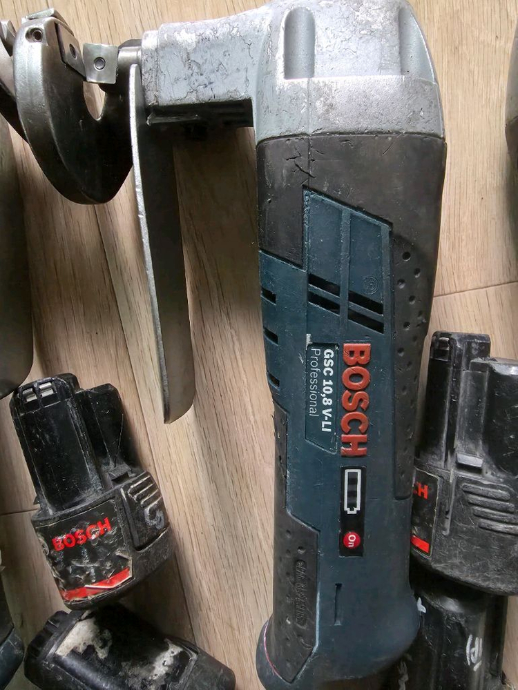 보쉬 충전가위 닥트작업시 편합니다 이미지