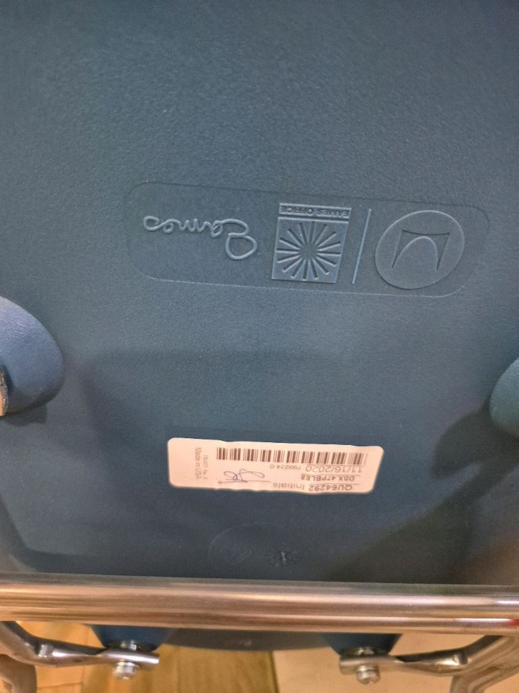 임스 체어 블루 정품 이미지