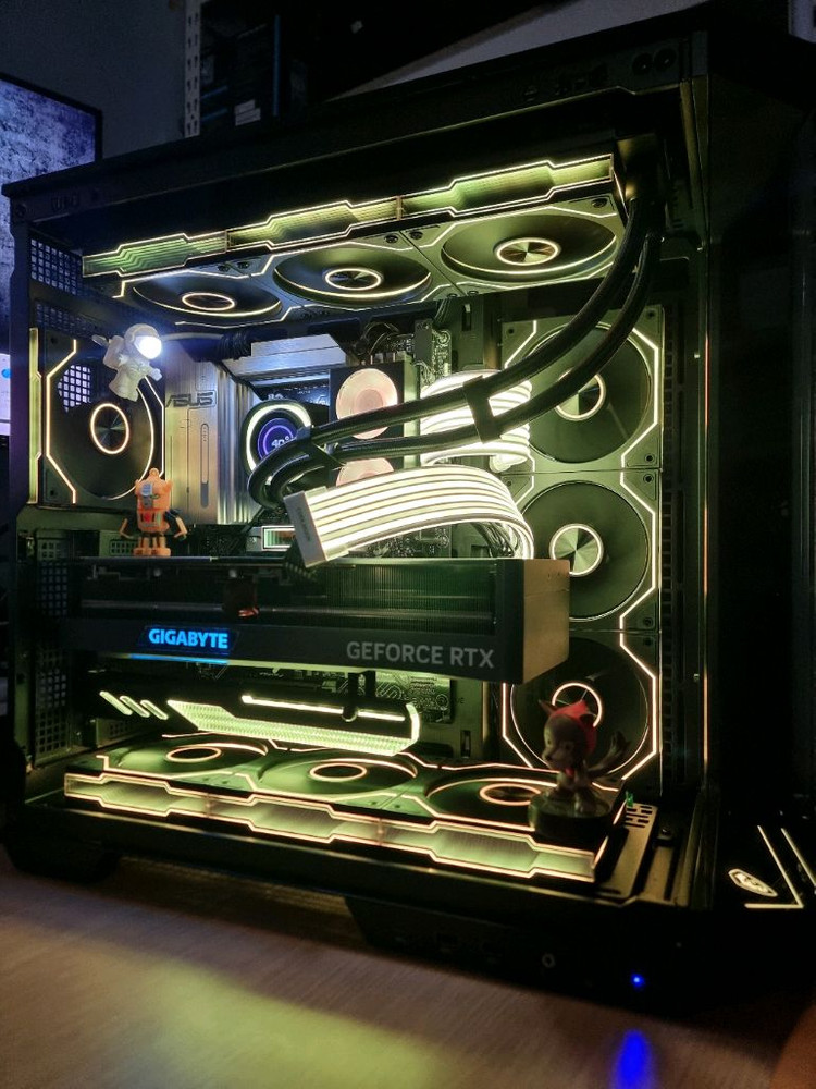 초고사양 게이밍 컴퓨터 라이젠 9800X3D RTX 4080 팝니다. 이미지