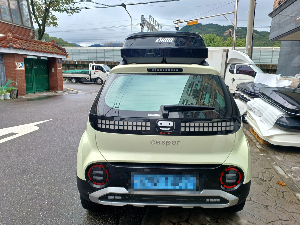 새제품 카니발KA4 화이트,투싼nx4 블랙,캐스퍼EV 블랙,구형 팰리세이드LX2 루프박스 블랙유광 생산과정중 생긴 이미지