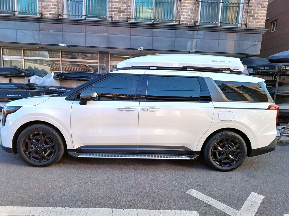 새제품 카니발KA4 화이트,투싼nx4 블랙,캐스퍼EV 블랙,구형 팰리세이드LX2 루프박스 블랙유광 생산과정중 생긴 이미지