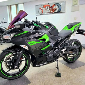 닌자400 20년식 2만대 아크라구변 이미지