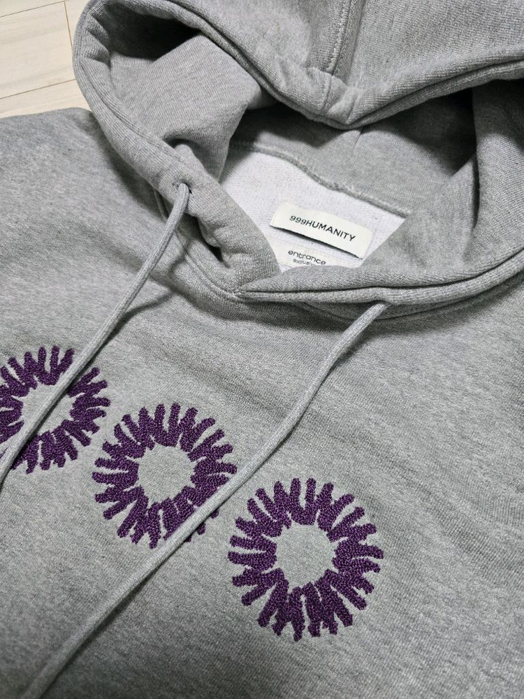999휴머니티 후드티 1사이즈 95정도 됩니다 운포 이미지