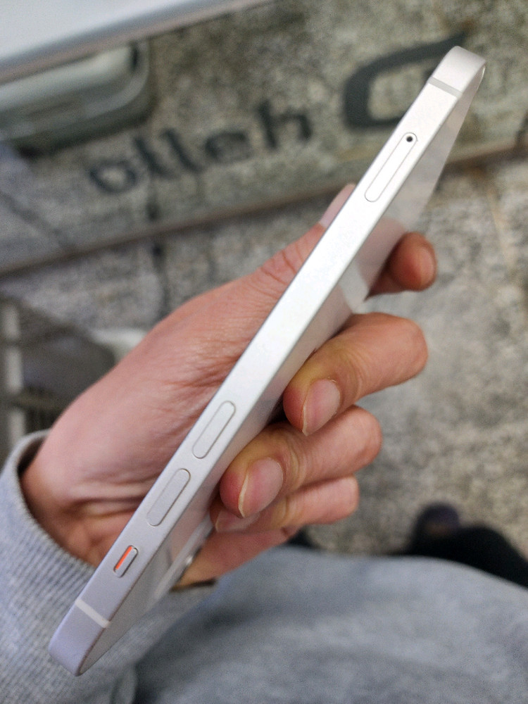 아이폰12 128기가 화이트 깨끗한A급(수리이력없이 깔끔)배터리85프로^ 이미지