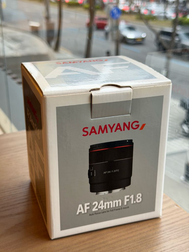 삼양 24mm f1.8 풀박스 이미지