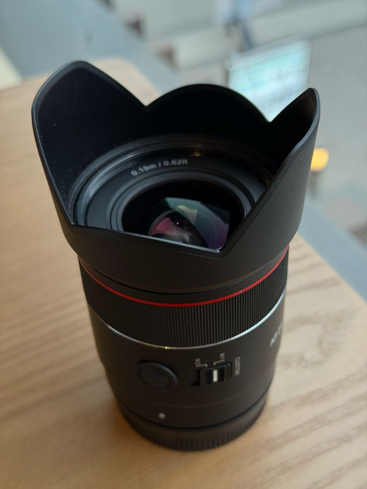 삼양 24mm f1.8 풀박스 이미지