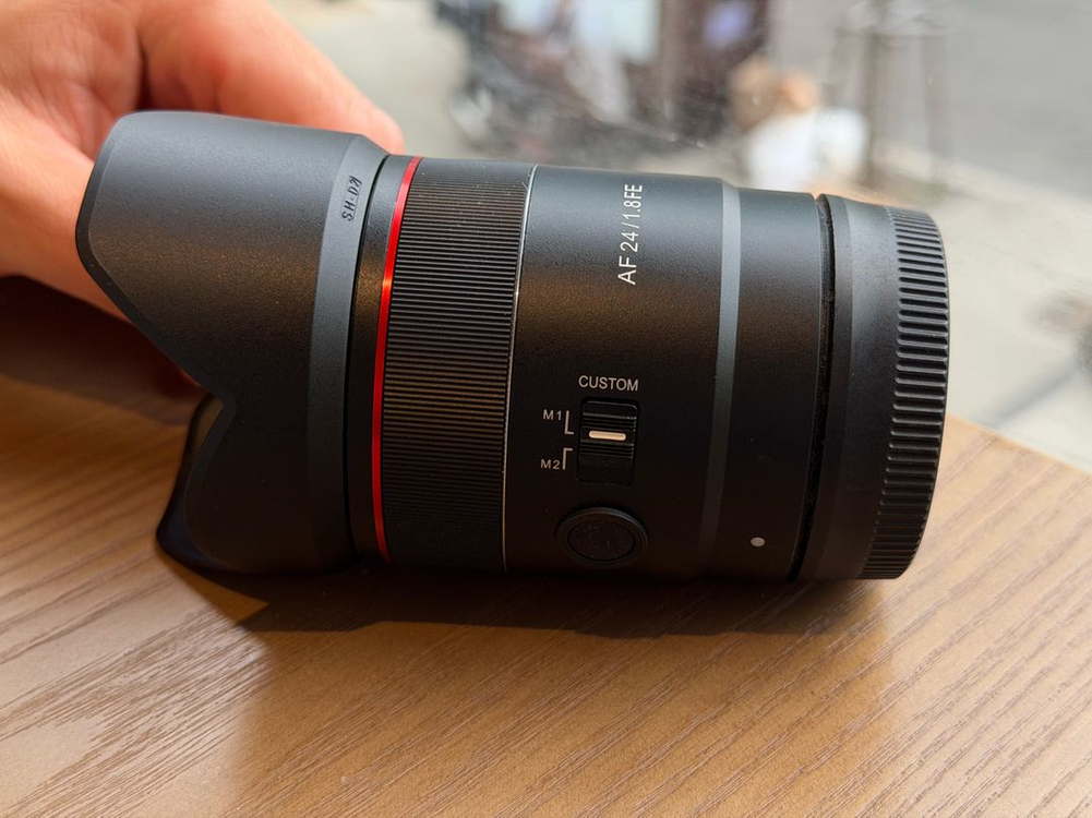 삼양 24mm f1.8 풀박스 이미지