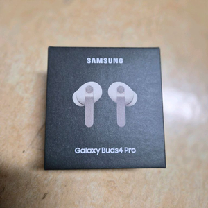 삼성 버즈 4 프로 핑크 골드 색상 판매합니다. 이미지