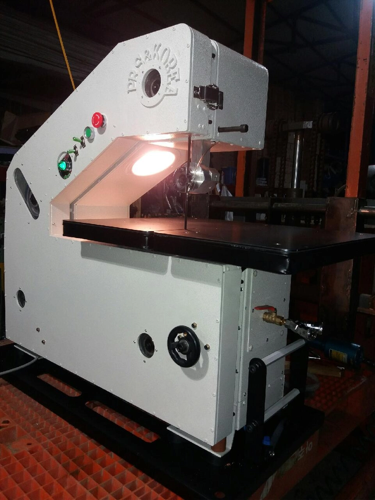 소형 콘타머신 폭이넓은 띠톱기계 공방용톱 VERTICAL BAND SAW 이미지