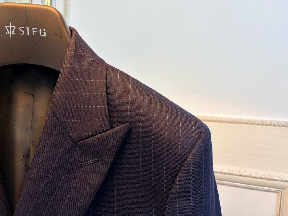 지이크 울100% 스트라이트 더블수트 정장 네이비 100/30 이미지