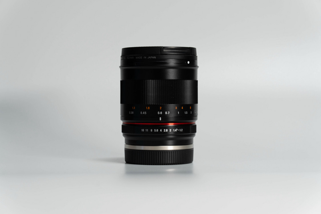 삼양 35mm F1.2 소니 E마운트 수동렌즈 이미지