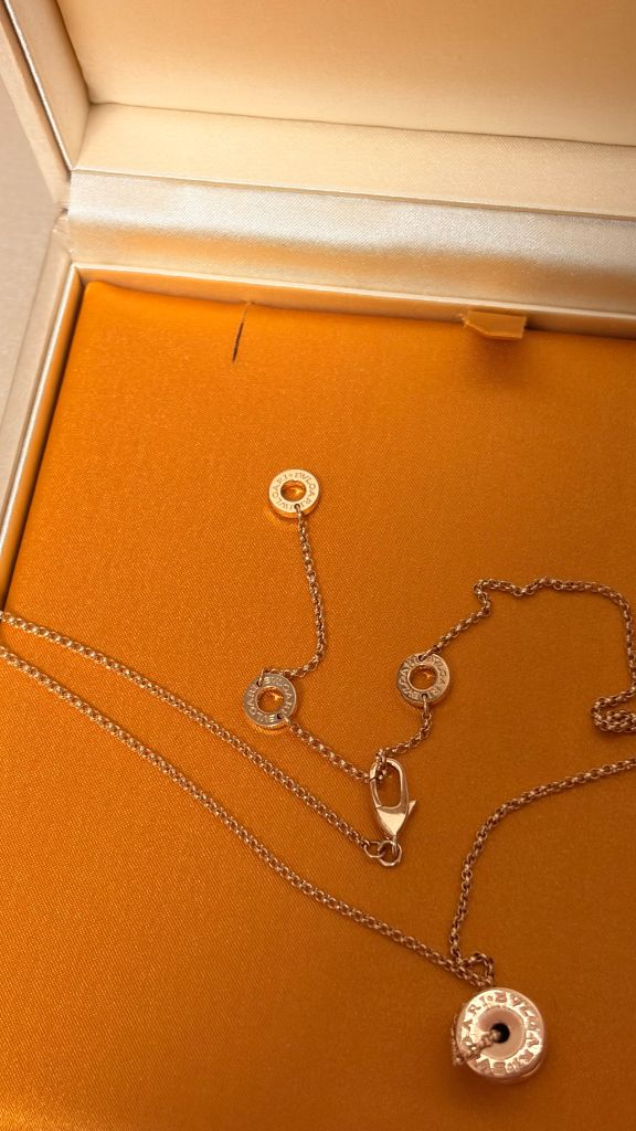 불가리 비제로원 미니 로즈골드 목걸이 이미지