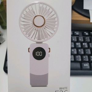 액센 F36 LED 잔량표시 접이식 핸디 선풍기 화이트 이미지
