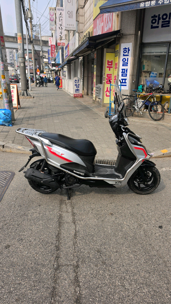 KR모터스 비버125V 스쿠터 이미지