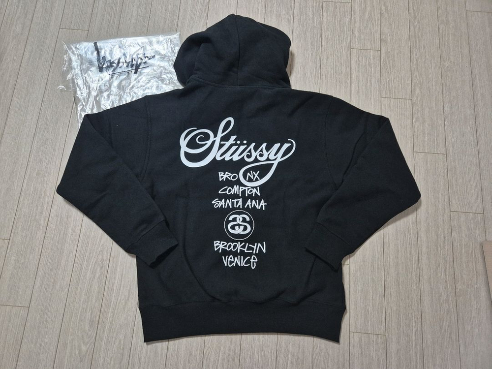 쿨거래시 15만9천택포! 미착용 새제품 정품 스투시 월드투어 기모 후드집업 공용 블랙 L 사이즈 105 이미지