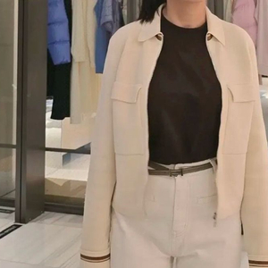 로로피아나니트집업자켓 이미지