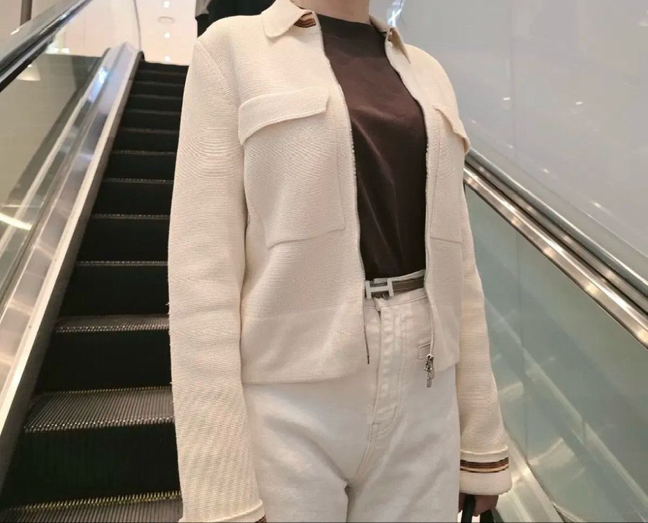 로로피아나니트집업자켓 이미지