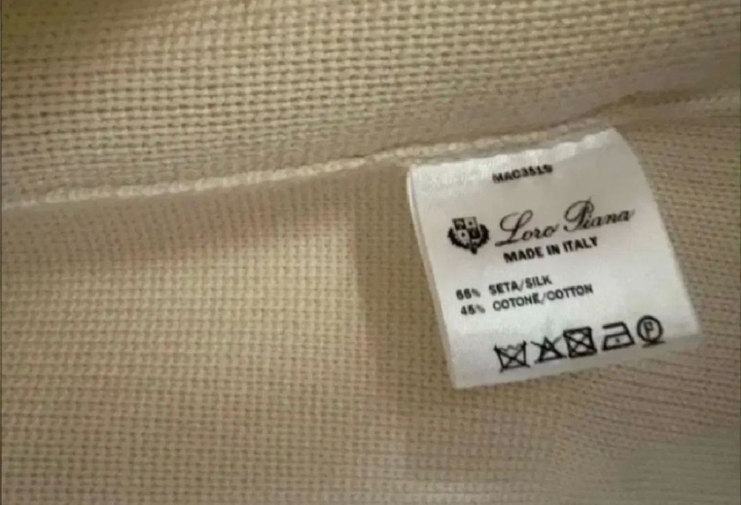 로로피아나니트집업자켓 이미지