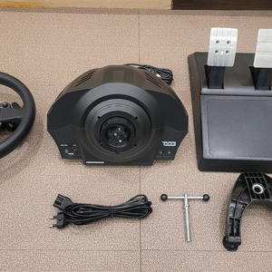 레이싱휠 트러스트마스터 T300 RS GT 에디션 판매 이미지