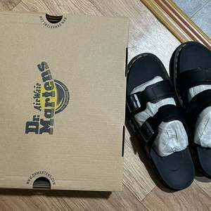 닥터마틴 마일즈 블랙 270 이미지